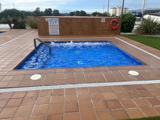 Atico En Port Gran Roses Apartamento Exterior foto